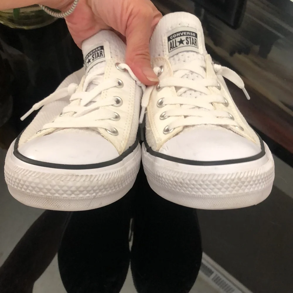 CONVERSE ALL STAR SNEAKERS MENS-BOYS SIZE 6